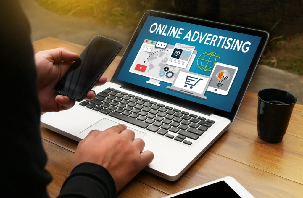 Google Ads vs Facebook Ads: Кое продава повече за стартиращи онлайн магазини?